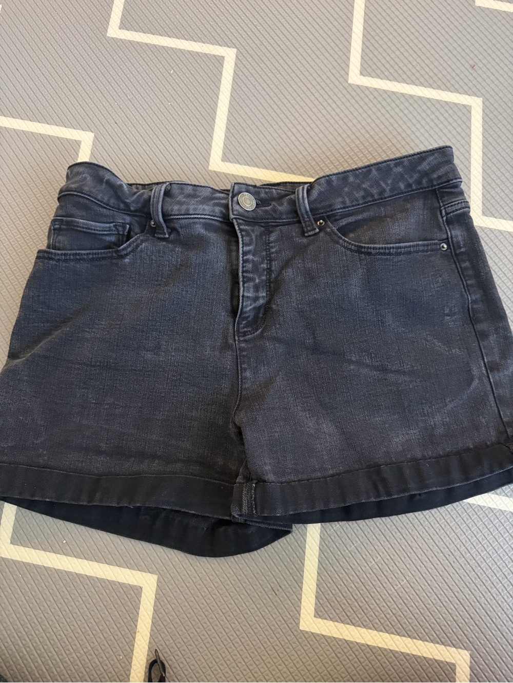 Casual Black Denim Mid-Rise Jean Shorts